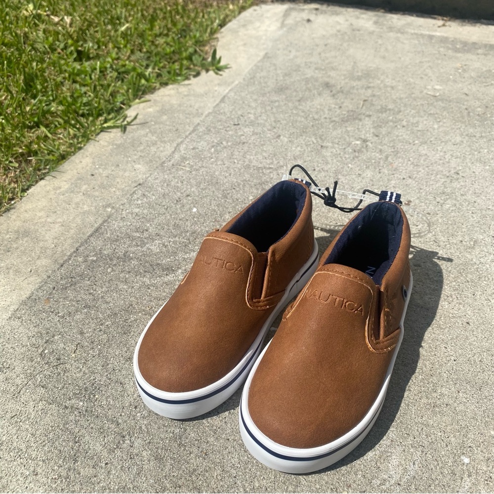Náutica Brown Akeley Youth-Toddler Slip On Casual Dress Shoe Athletic Sneaker